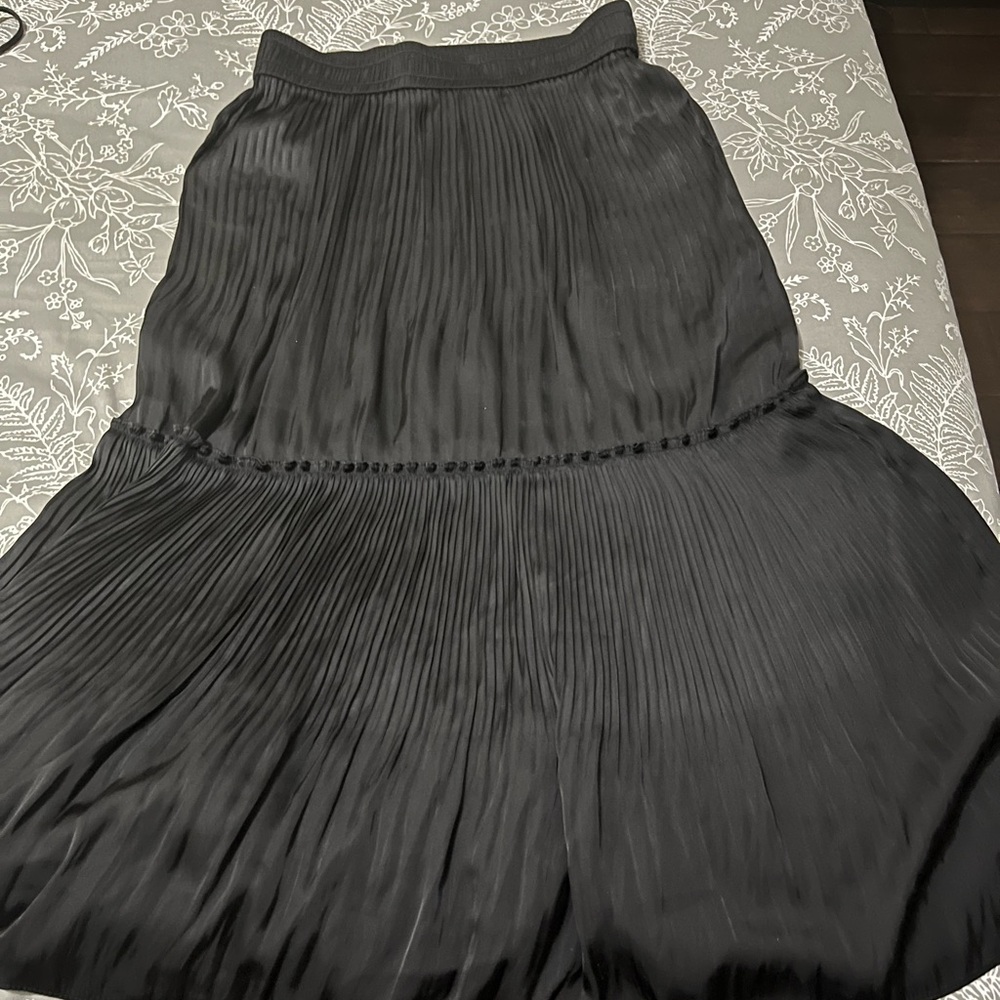 EUC once Rachel Zoe black skirt